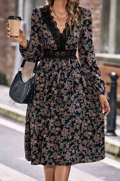 Holiday Floral Spliced Lace V-Neck Dress